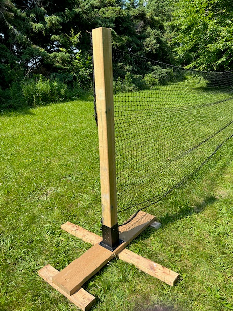bracket for hockey rink netting